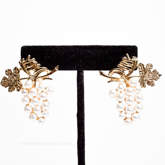 ORNAMENTAL STONE Lacey Grape Cluster Faux Pearl - Picture 7 of 8